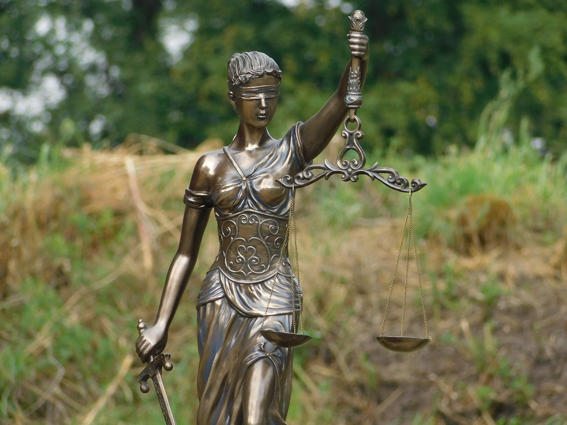 Justice Goddess Statue With Law Books In The Back Stock Photo - Download  Image Now - Law, Lawyer, Student - iStock