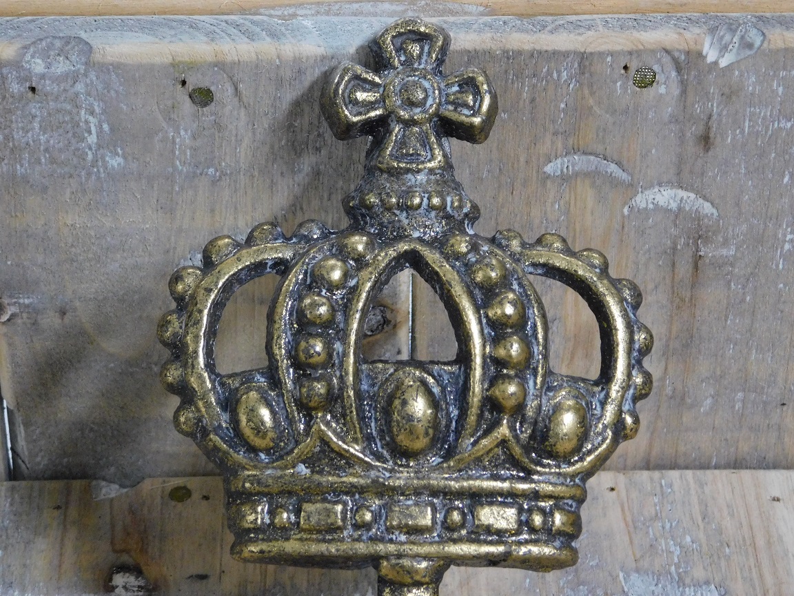 Hook with crown - ''King's hook'' - brass 