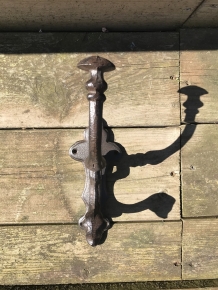 Large sturdy coat rack with 2 hooks, nice robust appearance