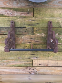 Set of beautiful heavy cast iron wall brackets,like antiques!