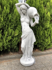 Statue Frau mit Wasserkanne und Wasserspeier - 120 cm - Stein
