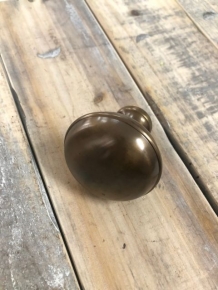 Door knob - turnable - brass patinated