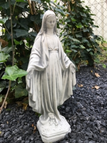 Madonnenstatue, Vollstein