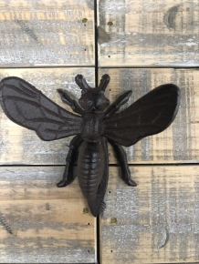 Beautiful image of a bee, door knocker cast iron brown.