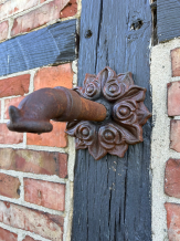 Gargoyle for garden fountains - Cast iron