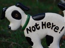 Dog sign ''Not Here - garden stick, cast iron