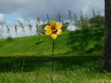 Handmade Daffodil - garden stool 82 cm - metal