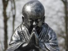 Shaolin Monk praying - polystone - grey with black