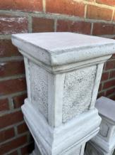 Pedestal - Square - 33 cm - Solid Stone