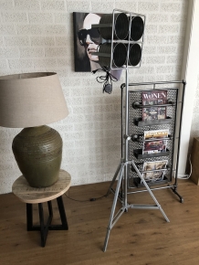 Prachtige industriële 4 spot-studio-film lamp op statief, zwaar uitgevoerd metaal kleur.