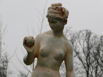 Beeld Vrouw met Appel - 115 cm - Polystone