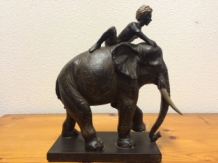 Skulptur olifant met ruiter, Polystein