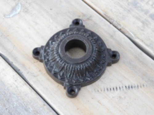 1 nice heavy latch rosette- rosette for door, iron brown, beautiful!