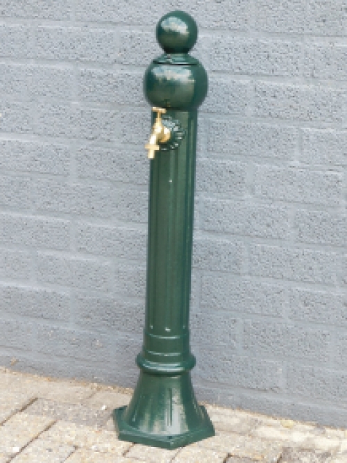 Standing fountain with brass tap - dark green - aluminium