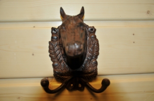 Cast iron-brown horse head with double coat hook, beautiful!!