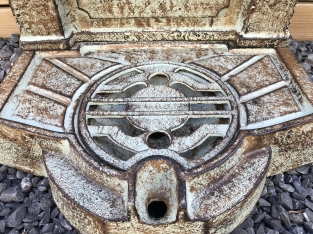 Garden fountain, made of cast iron, green-brown