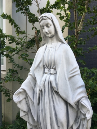 Moeder Maria / Mother Mary, groot vol stenen beeld, PRACHTIG.