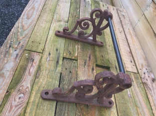 Set of beautiful heavy cast iron wall brackets,like antiques!