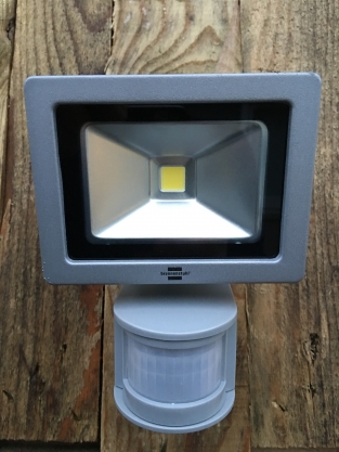 Led-Lampe mit Chip + Bewegungsmelder