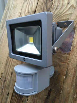 Led-Lampe mit Chip + Bewegungsmelder