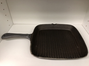 Zware gietijzeren grill pan, ouderwetse  topkwaliteit.