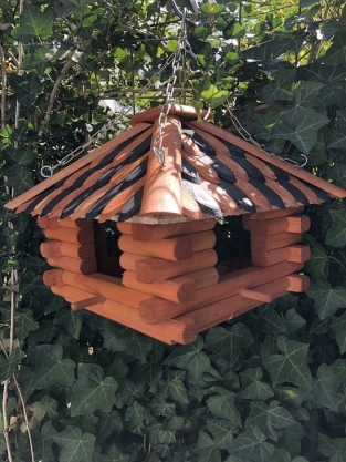 Lux houten vogelhuis, voederhuis om op te hangen.