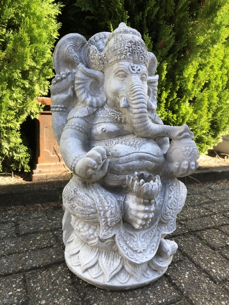 Statue Ganesha 1 - der Gott der Weisheit, des Wohlstandes und des Glücks - Massivstein