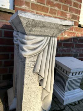 Pedestal - Column - 80 cm - with ornamental cloth - Solid Stone
