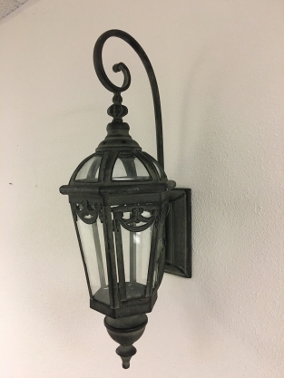 Wall lantern with wall bracket made of metal, very attractive!! LAST ONE!!