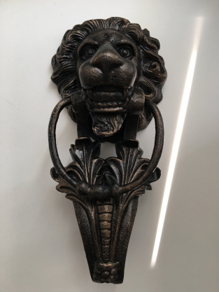 Beautiful large slate head as a door knocker, Cast Iron.