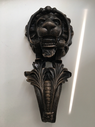 Beautiful large slate head as a door knocker, Cast Iron.