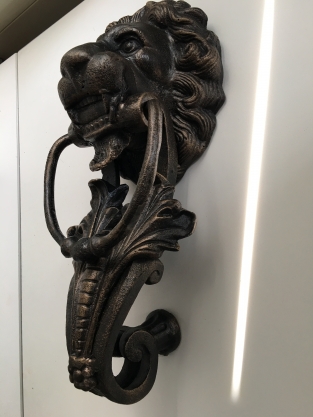 Beautiful large slate head as a door knocker, Cast Iron.