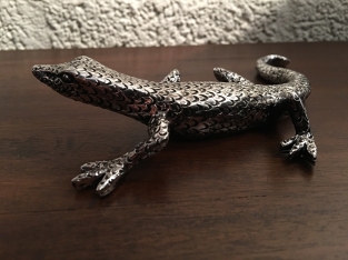 Lizard electric silver painted, beautiful!