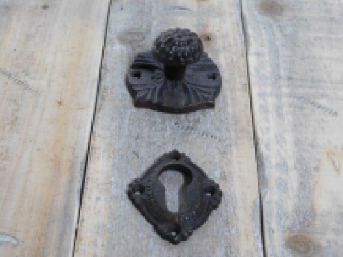 Fixed door knob Lindu - cast iron - with lock rosette for cylinder lock 