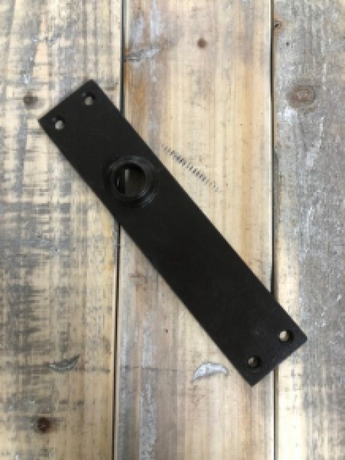 1 Long doorplate 'Cova' without keyhole, in antique brown.