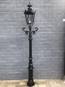 Outdoor lamp, lantern Amsterdam with ceramic fitting and glass, cast aluminum, 225 cm.