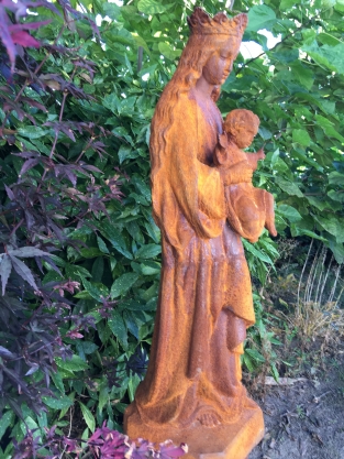 Mary with baby Jesus, cast iron, beautiful statue!!