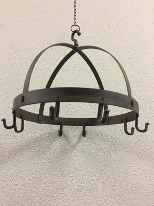 Hanger - iron wreath with 8 hooks