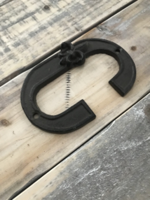 Tasteful letter “C” for your house wall, antique house number extension