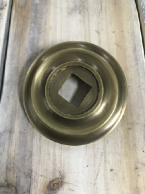 1 door knob smooth with rosette, brass patinated - knob does not rotate