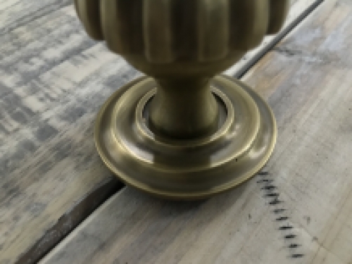 1 door knob smooth with rosette, brass patinated - knob does not rotate