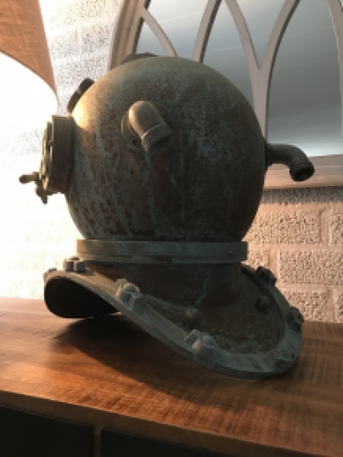 Robust diving helmet, made of iron - ''ANCHOR ENGINEERING 1921''