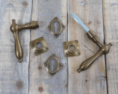 Set of door hardware - patinated brass - for cylinder lock