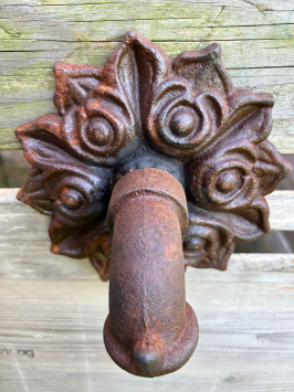 Gargoyle for garden fountains - Cast iron