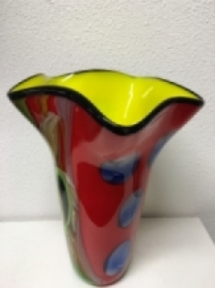 Handgefertigte Vase, glasgeblasen, schönes Design!