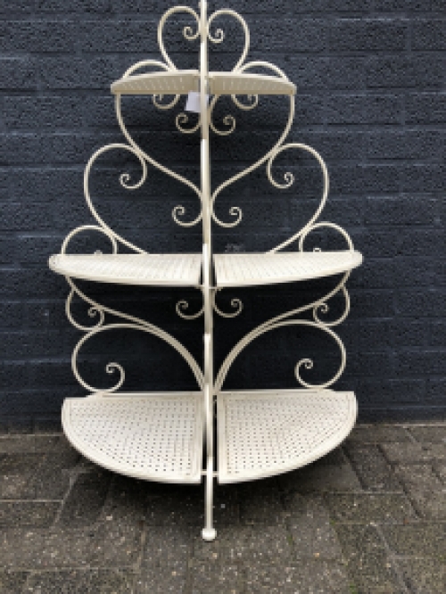 Beautiful all-metal etagère, beautiful white ironwork, easy to fold.