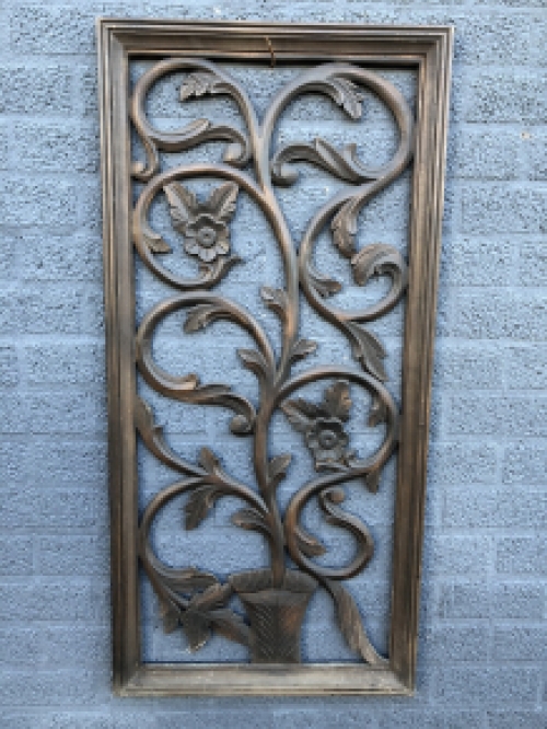 Beautiful wall ornament in colonial wood carved 