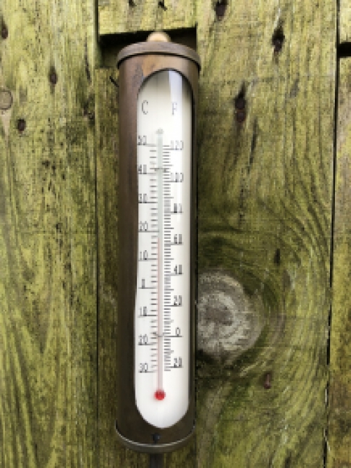 Een temperatuur meter voor in de tuin, eenvoudig te plaatsen m.b.v. de tuinsteker.