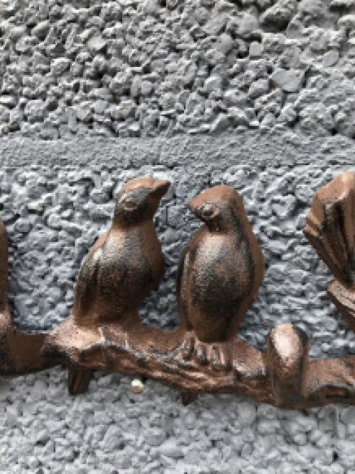 Beautiful branch with birds, cast iron with 5 coat hooks.