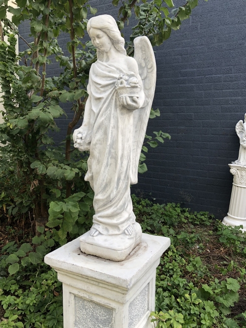 Standing Angel - 105 cm - Stone